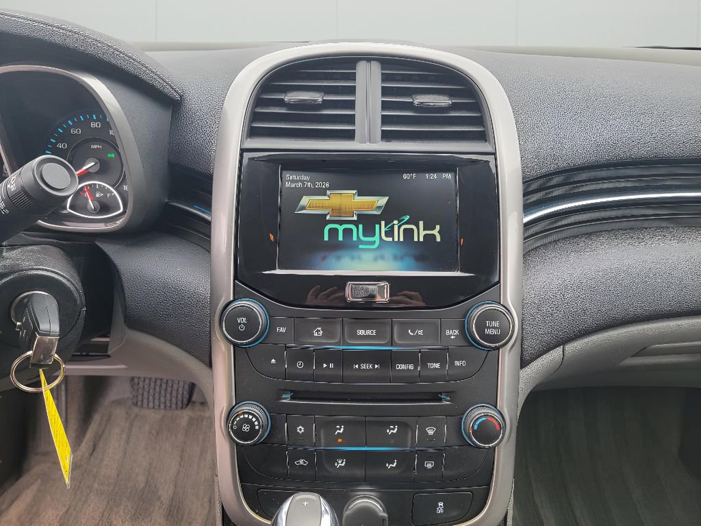 Used 2016 Chevrolet Malibu LT image 18