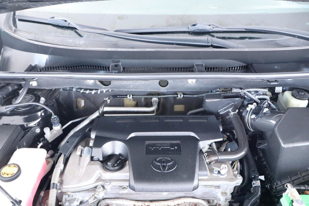 Used 2017 Toyota RAV4 XLE w/ All Weather Liner Package AWD/4WD image 46