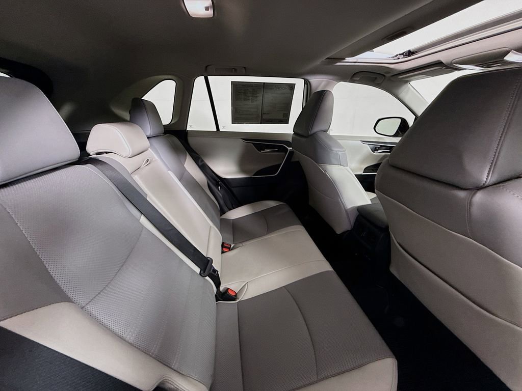 Used 2024 Toyota RAV4 Limited image 28