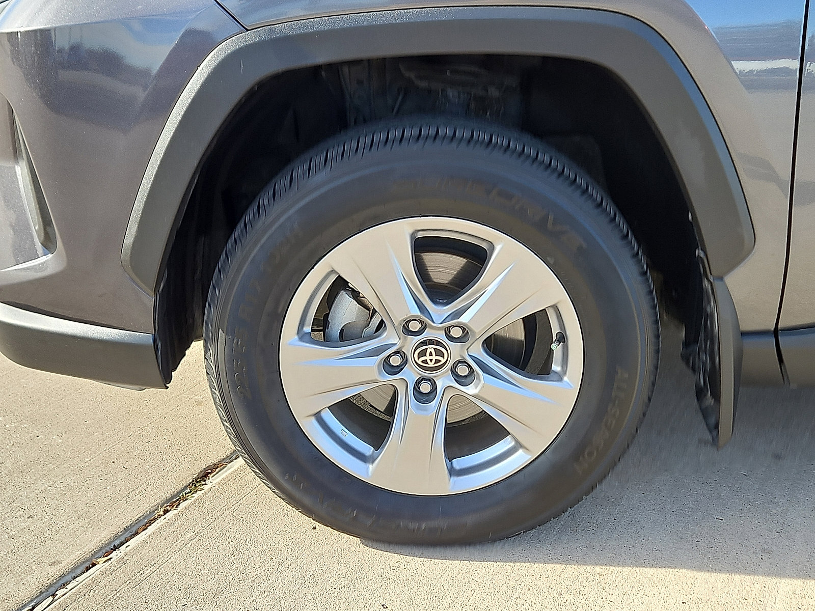 Used 2022 Toyota RAV4 XLE image 5