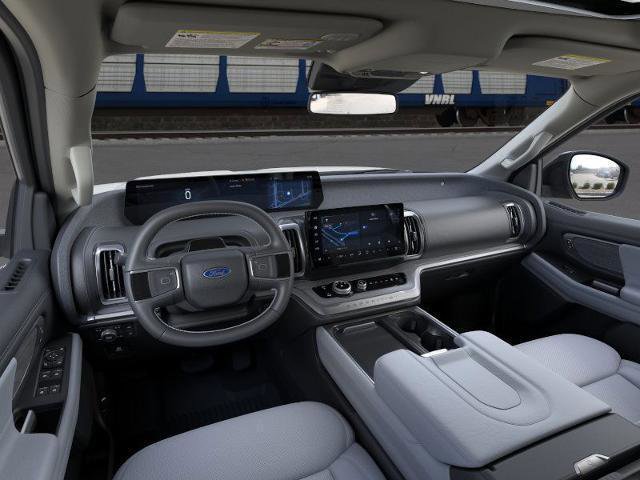 New 2026 Ford Expedition Platinum image 9