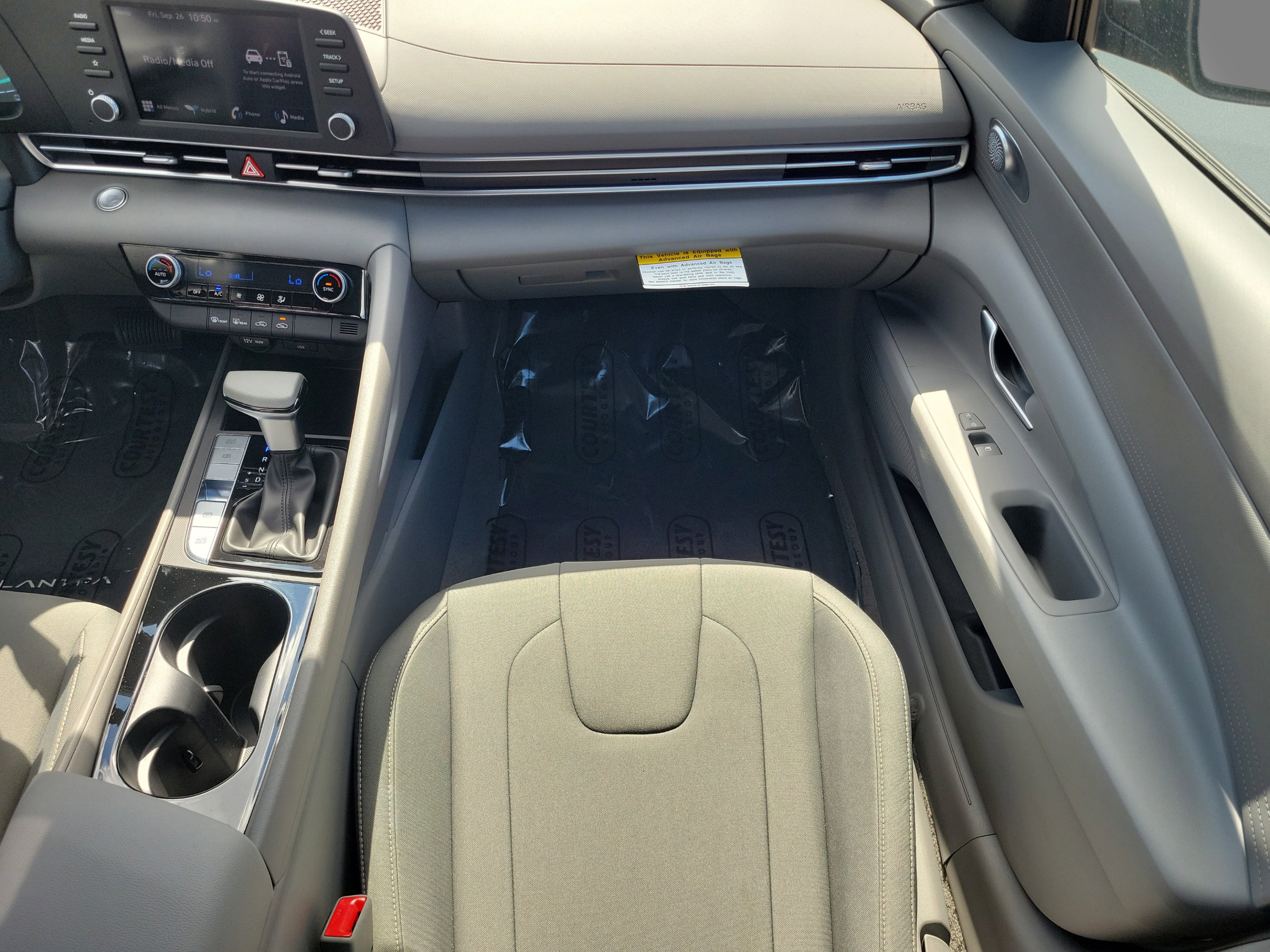 New 2025 Hyundai Elantra Hybrid w/ Cargo Package FWD image 20