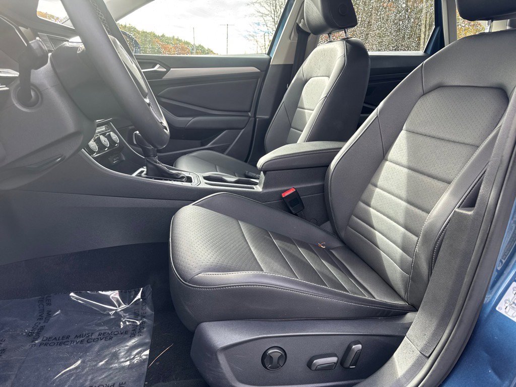 Used 2021 Volkswagen Jetta SE image 8