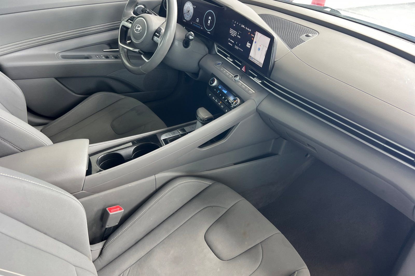 Used 2023 Hyundai Elantra SEL w/ Convenience Package FWD image 12