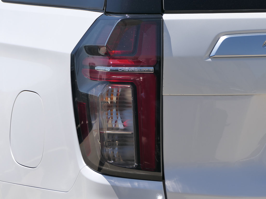 Used 2024 Chevrolet Suburban High Country w/ Advanced Technology Package AWD/4WD image 5