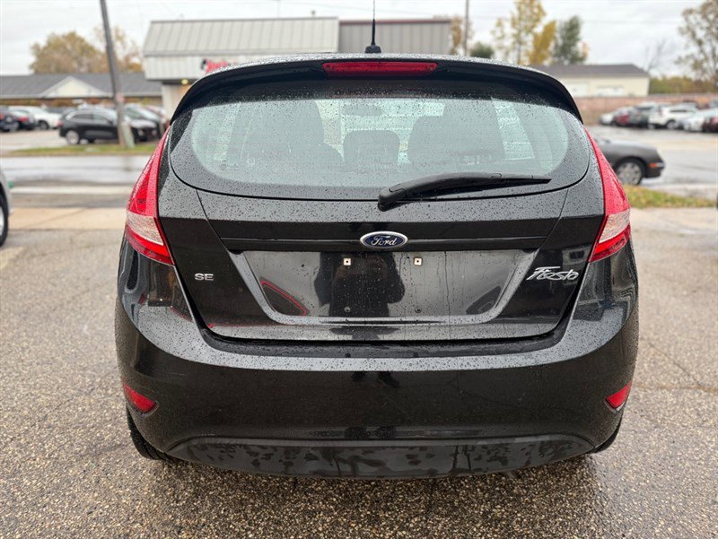 Used 2013 Ford Fiesta SE image 5