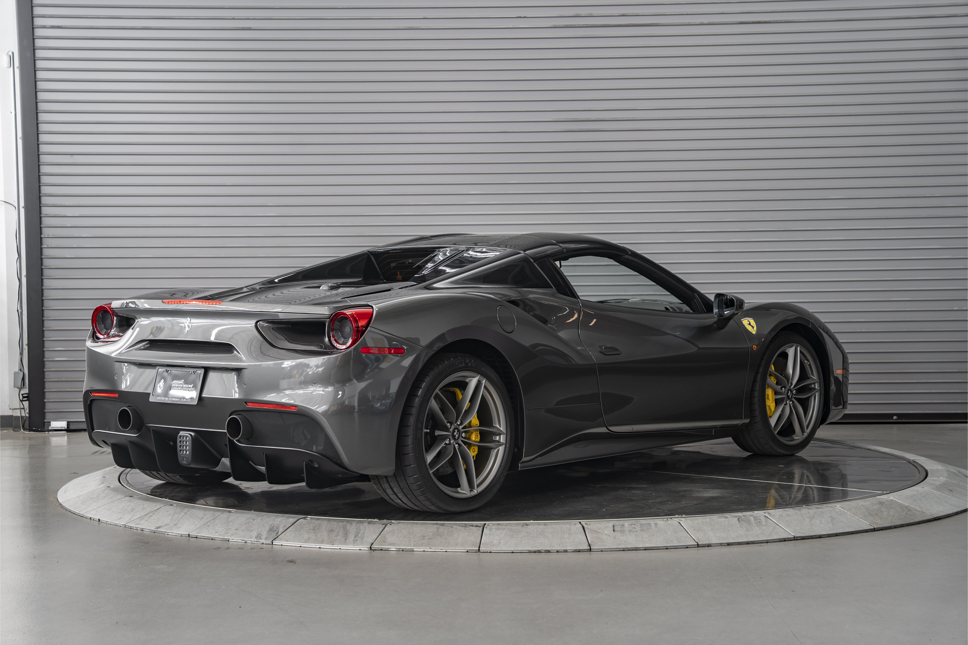 Used 2019 Ferrari 488 Spider RWD image 12