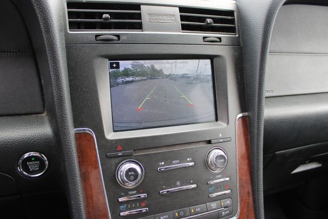 Used 2016 Lincoln Navigator L Select RWD image 4