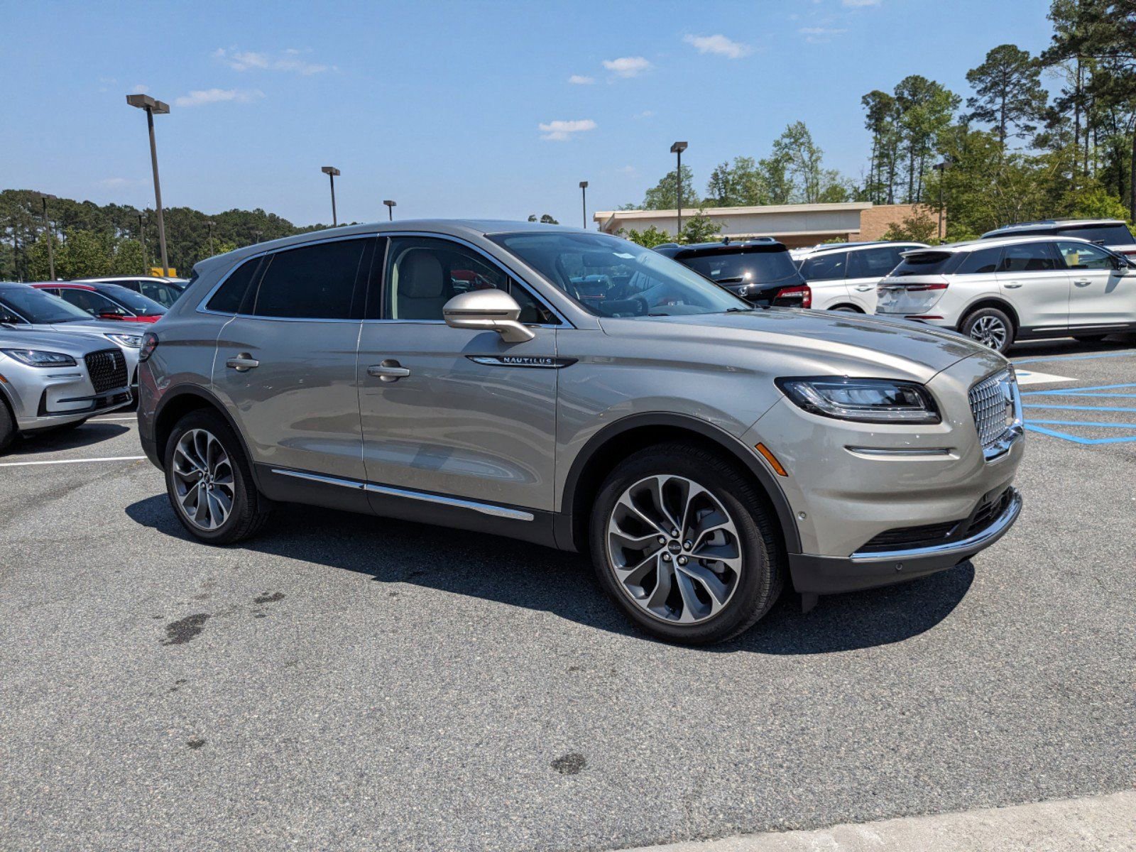 Certified 2023 Lincoln Nautilus Reserve w/ Equipment Group 201A video 3