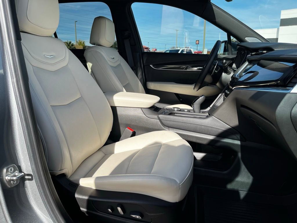 Used 2024 Cadillac XT6 Sport w/ Technology Package image 30
