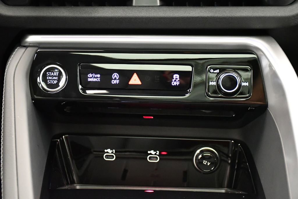 Used 2025 Audi Q5 Premium w/ Convenience Package image 27