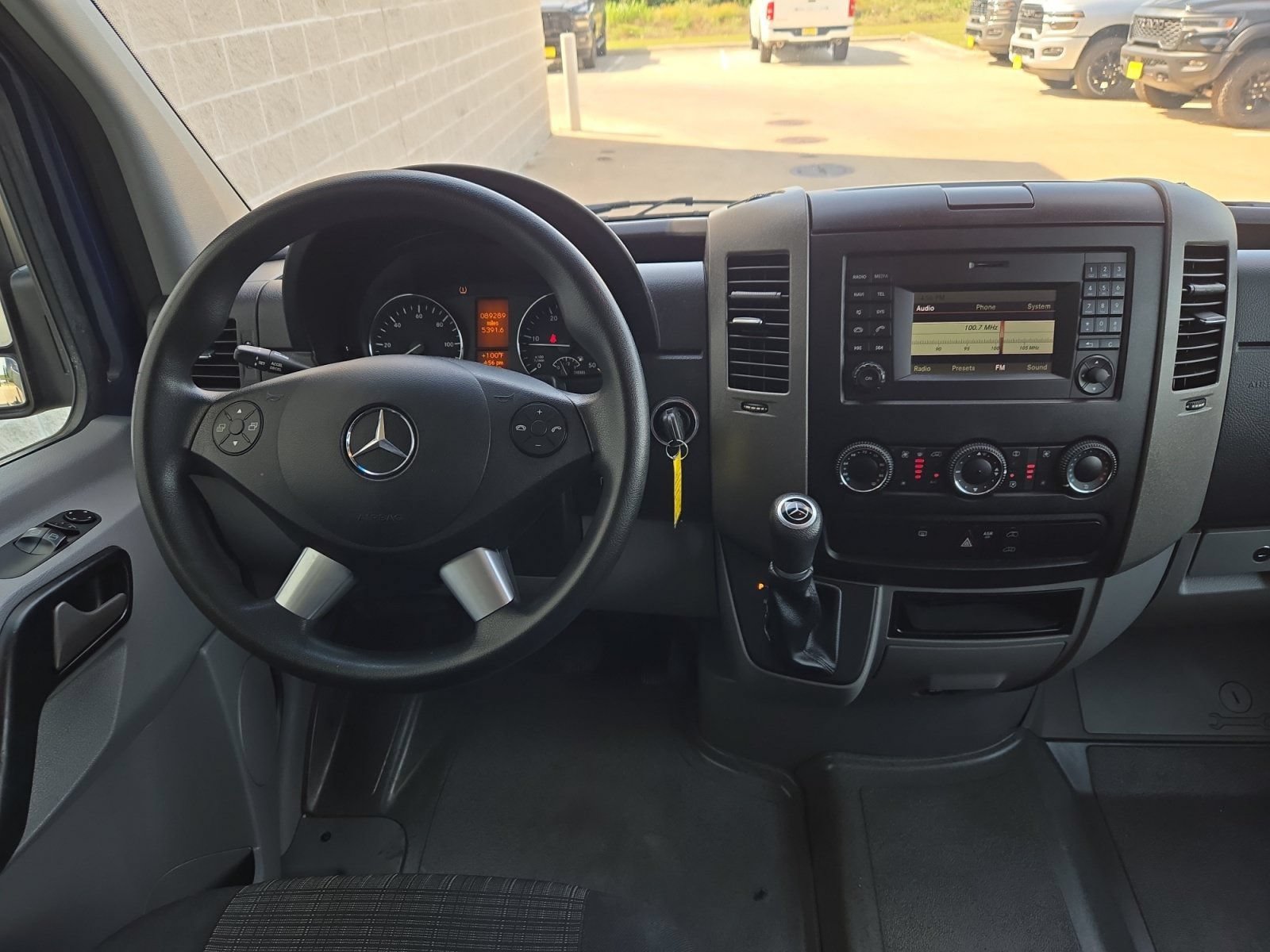 Used 2016 Mercedes-Benz Sprinter 2500 image 18