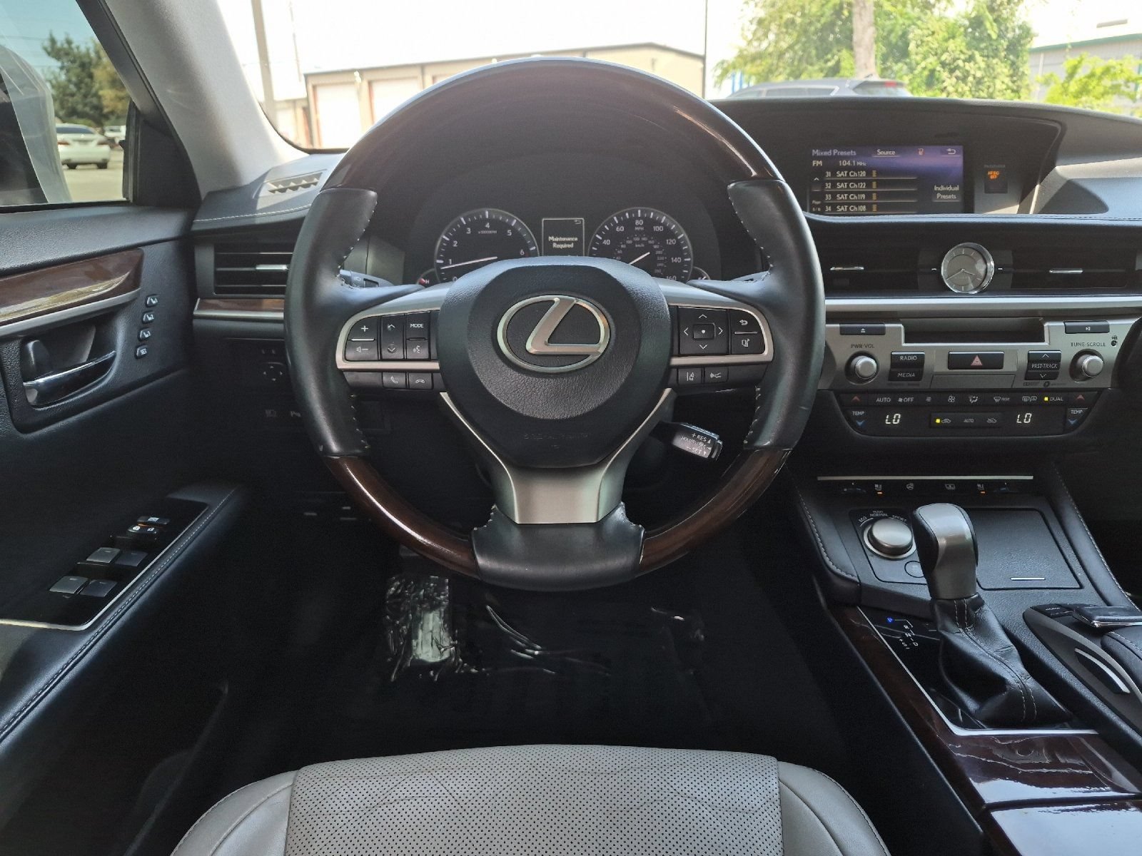 Used 2017 Lexus ES 350 w/ Luxury Package FWD image 14
