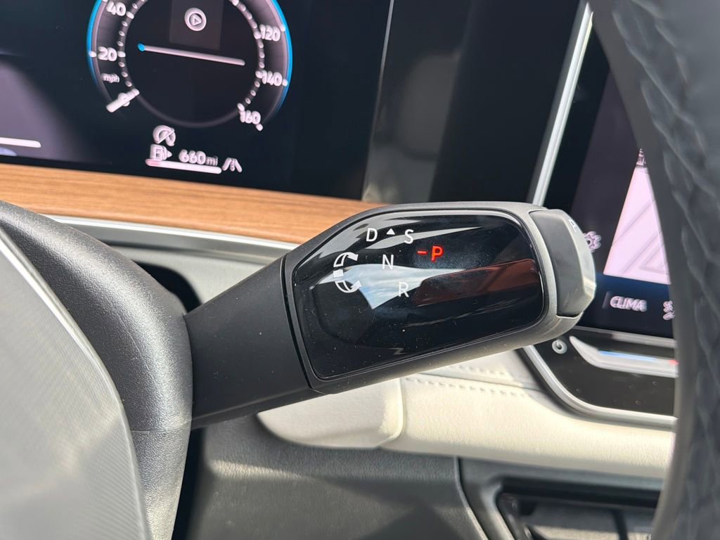 New 2026 Volkswagen Tiguan SEL R-Line image 23