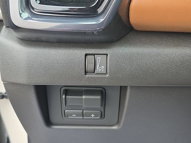 New 2026 GMC Canyon AT4 w/ Technology Plus Package AWD/4WD image 18