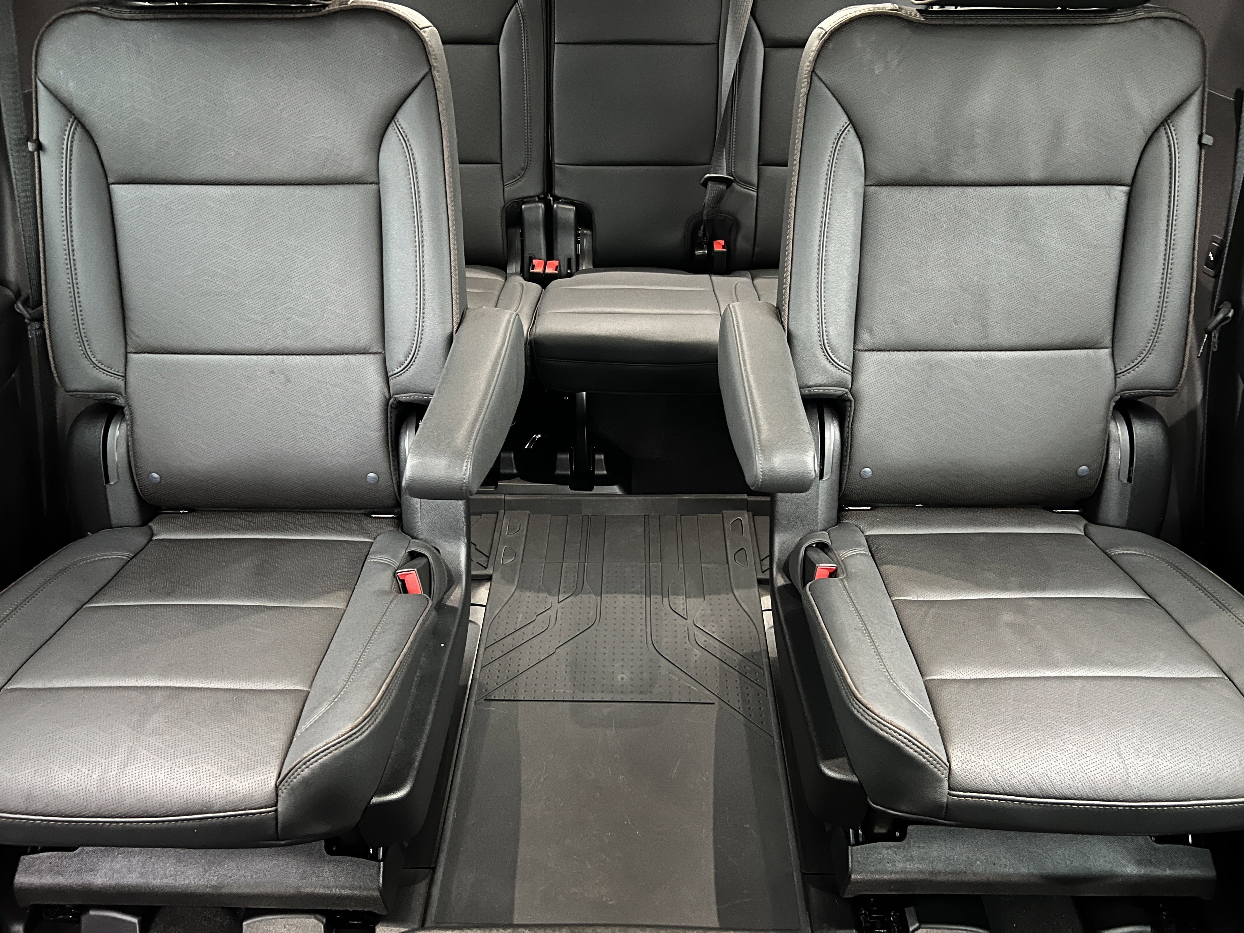 Used 2024 Chevrolet Tahoe High Country image 15