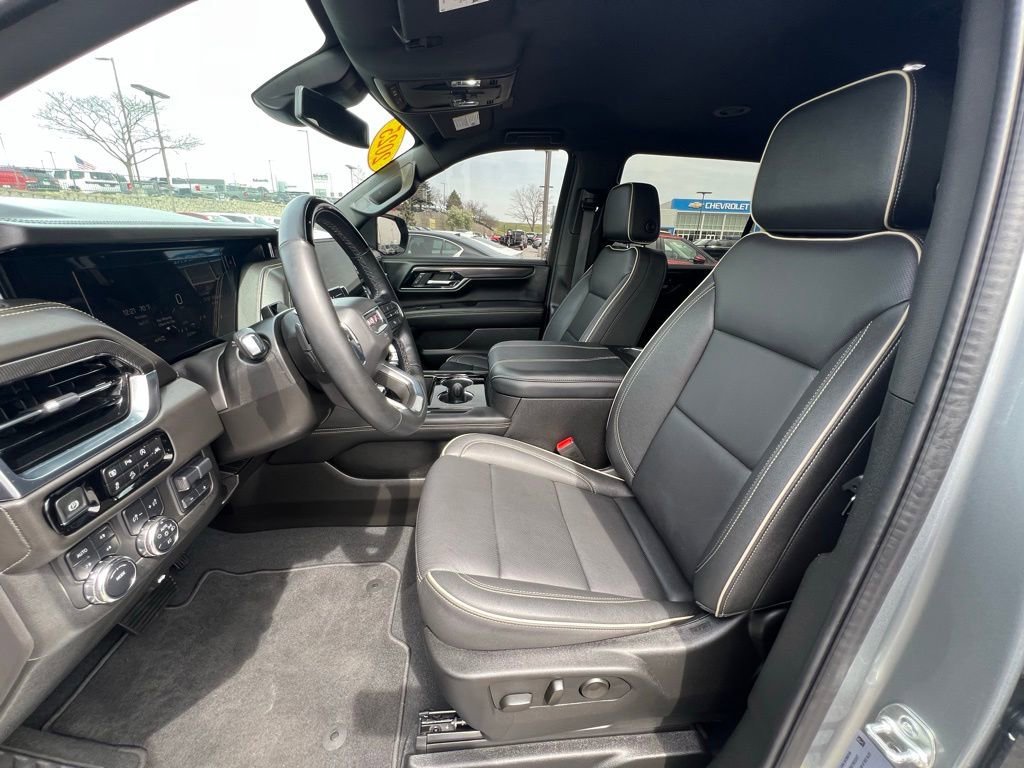 Used 2025 GMC Yukon XL Elevation image 20