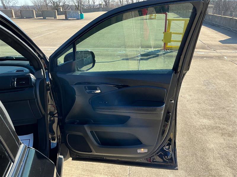 Used 2017 Honda Ridgeline Black Edition image 32