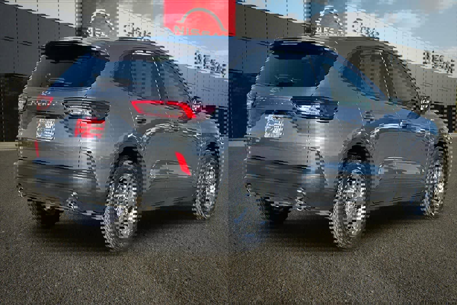 Used 2025 Ford Escape ST-Line image 3