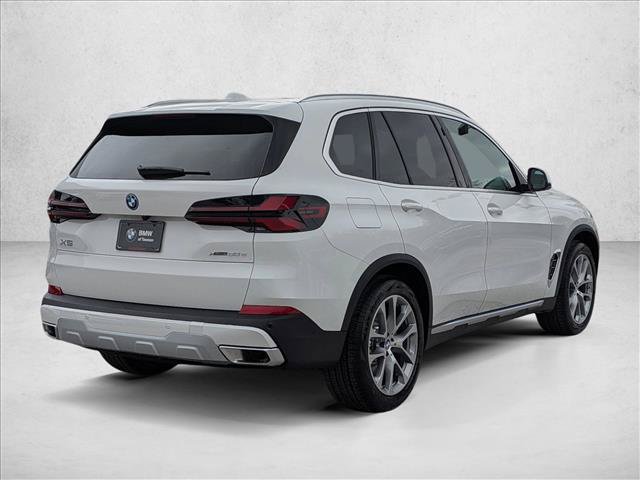 New 2026 BMW X5 xDrive50e w/ Premium Package AWD/4WD image 2