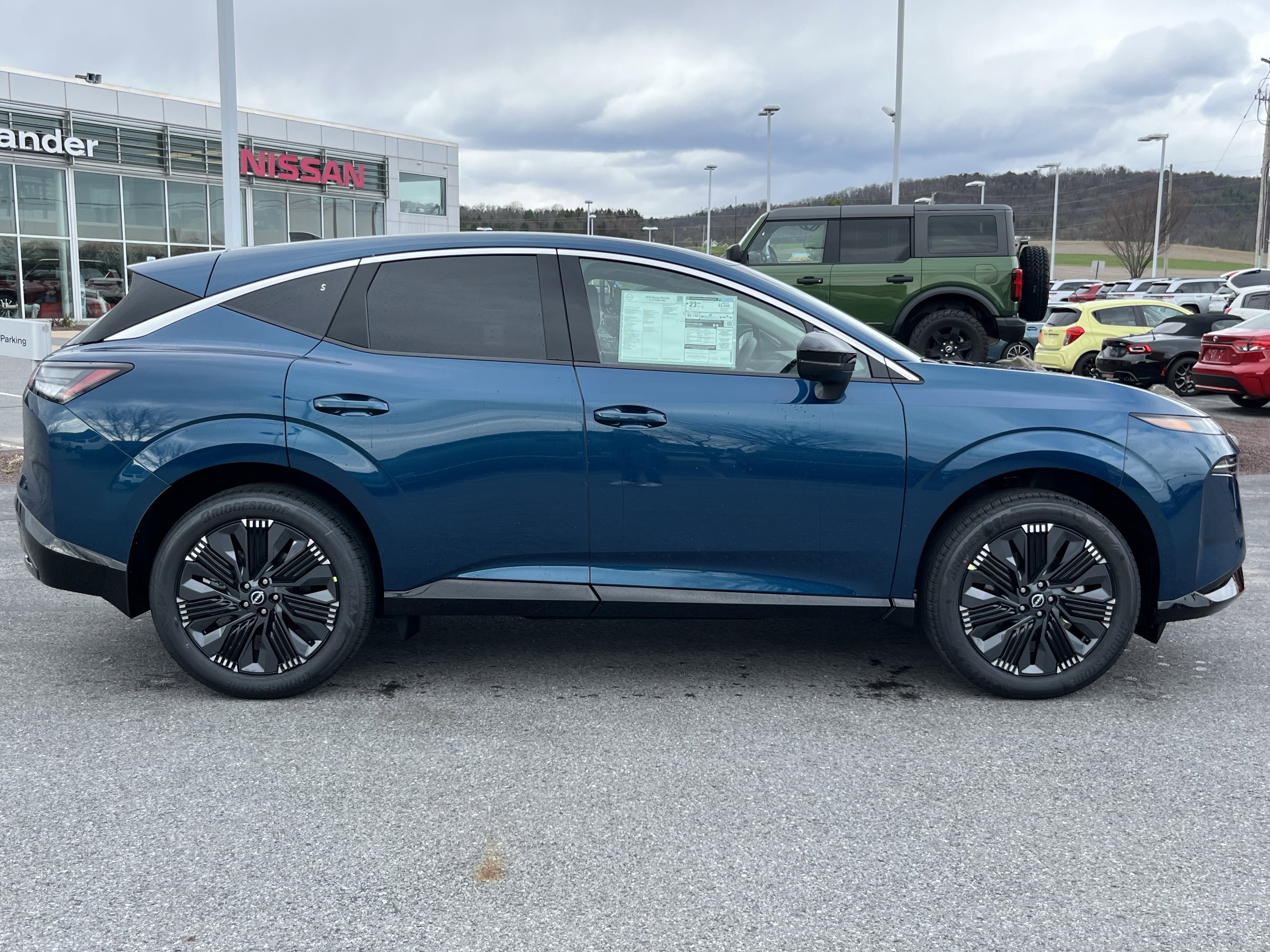 New 2026 Nissan Murano Platinum w/ Cargo Package AWD/4WD image 2