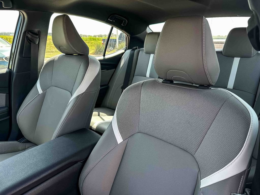 Used 2025 Toyota Camry SE w/ Convenience Package FWD image 14