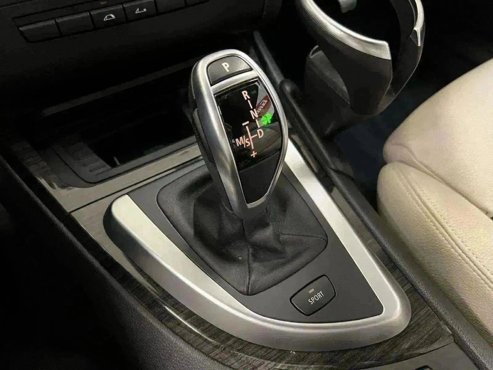 Used 2013 BMW 135i Convertible image 25