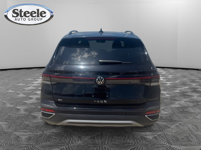 New 2026 Volkswagen Taos SE FWD image 4