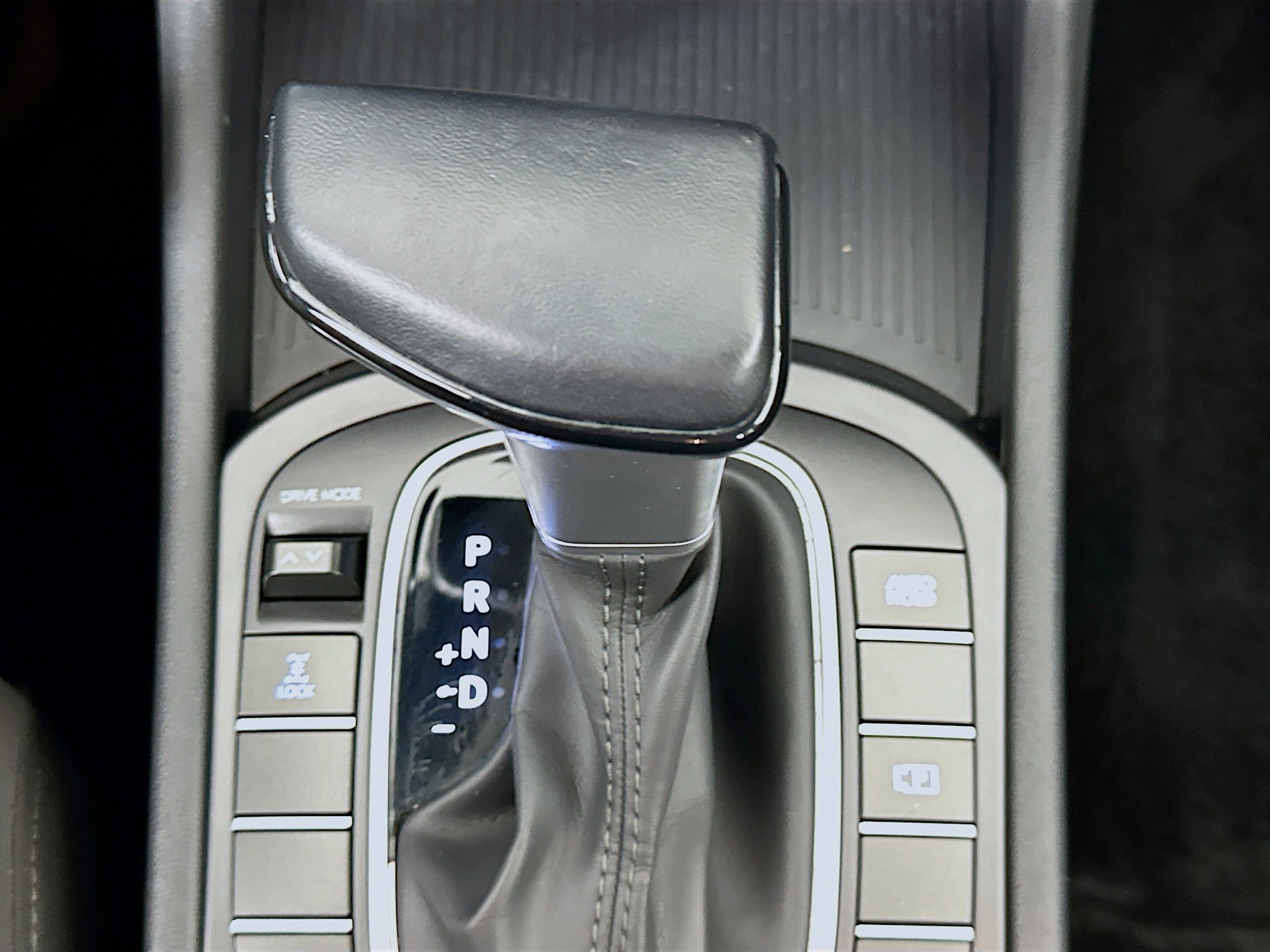 Used 2025 Hyundai Kona SEL image 24