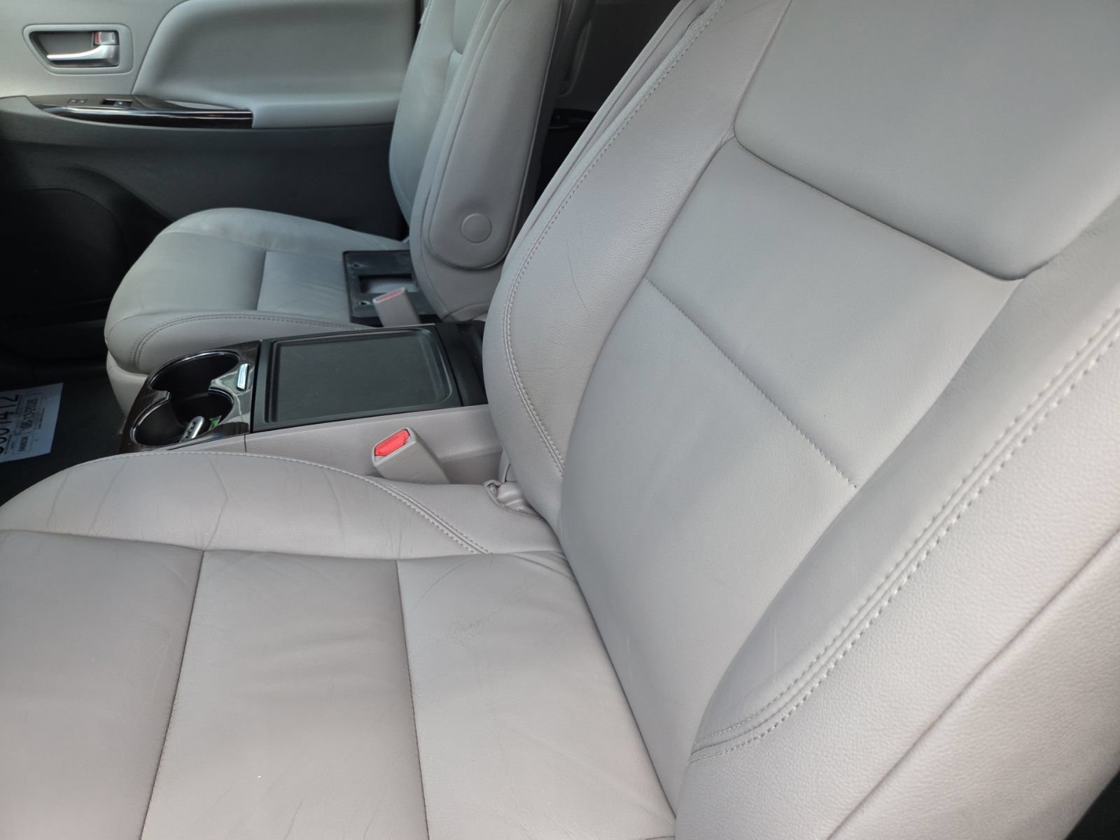 Used 2017 Toyota Sienna XLE FWD image 15