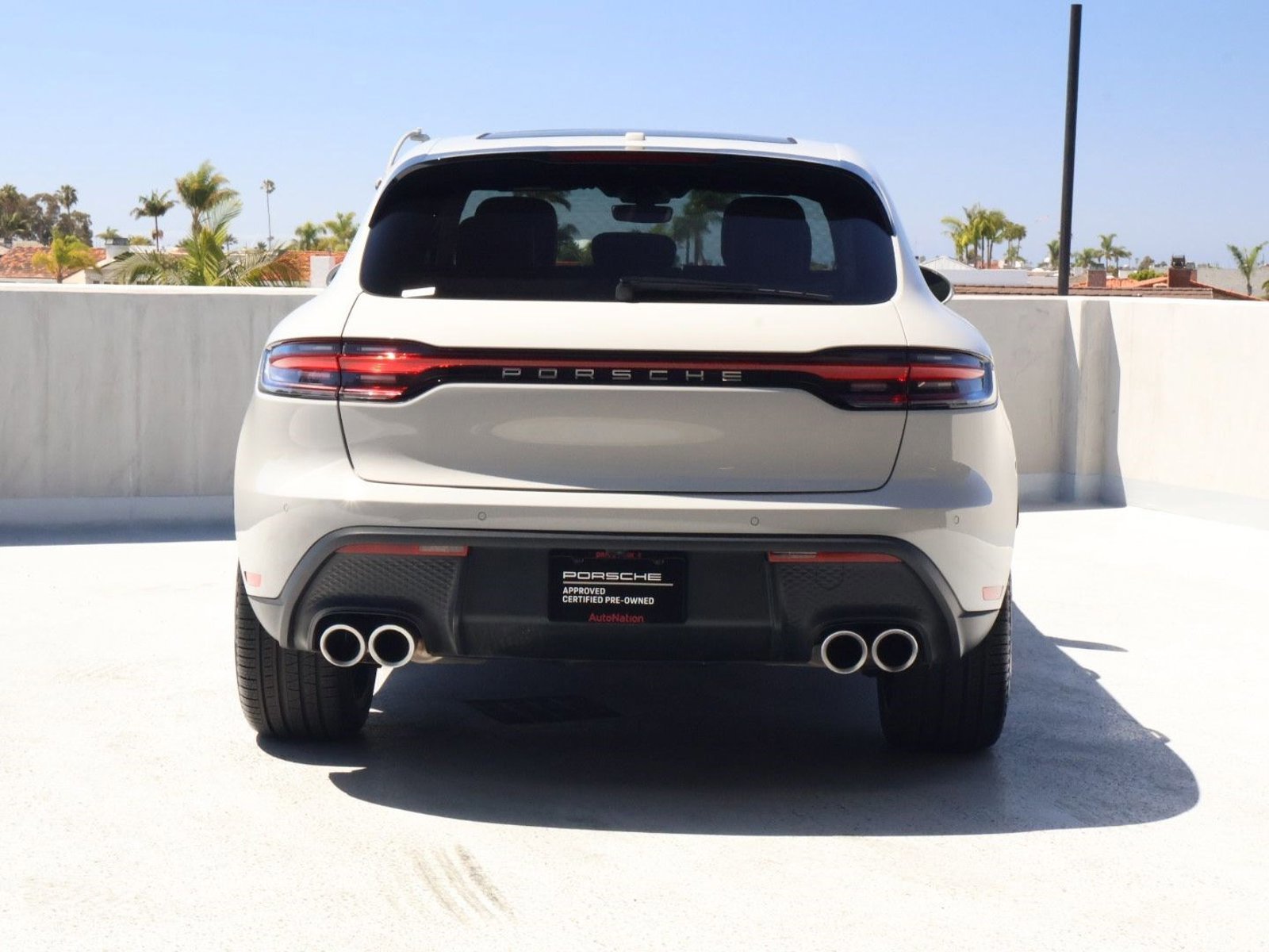 Certified 2025 Porsche Macan image 10