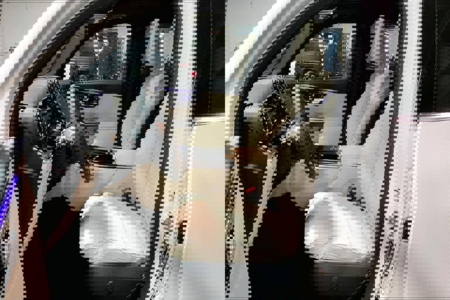 Used 2026 Mercedes-Benz GLC 300 4MATIC image 9