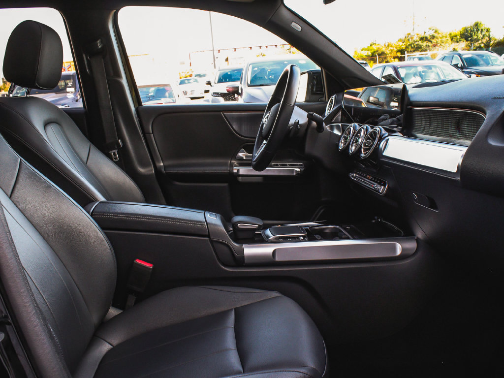 Used 2022 Mercedes-Benz GLB 250 4MATIC image 42