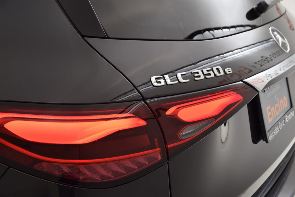 Used 2025 Mercedes-Benz GLC 350e 4MATIC image 12