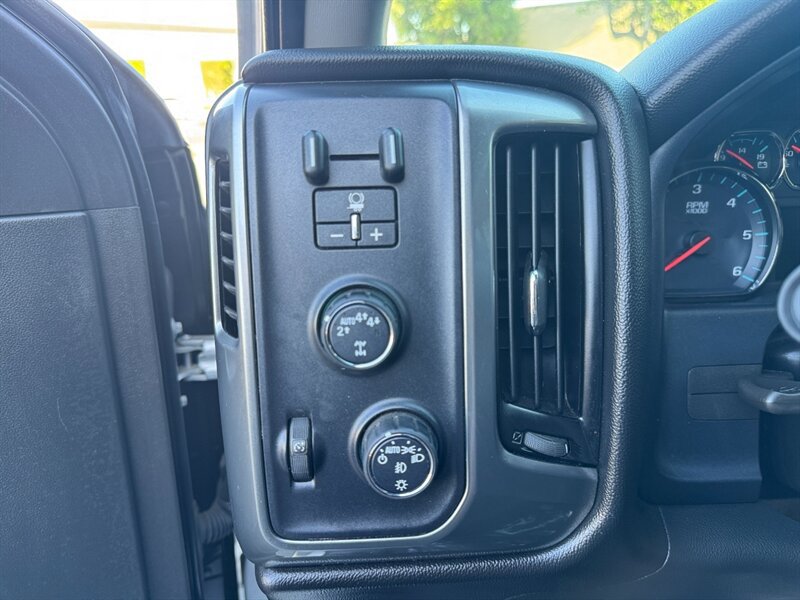 Used 2017 Chevrolet Silverado 1500 LT AWD/4WD image 22