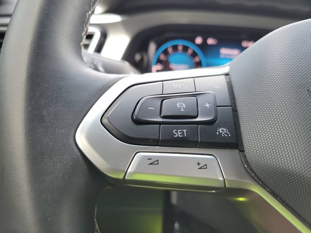 Used 2024 Volkswagen Atlas Cross Sport SE FWD image 37