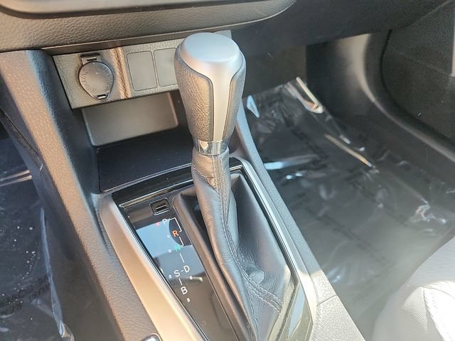 Used 2015 Toyota Corolla LE FWD image 14