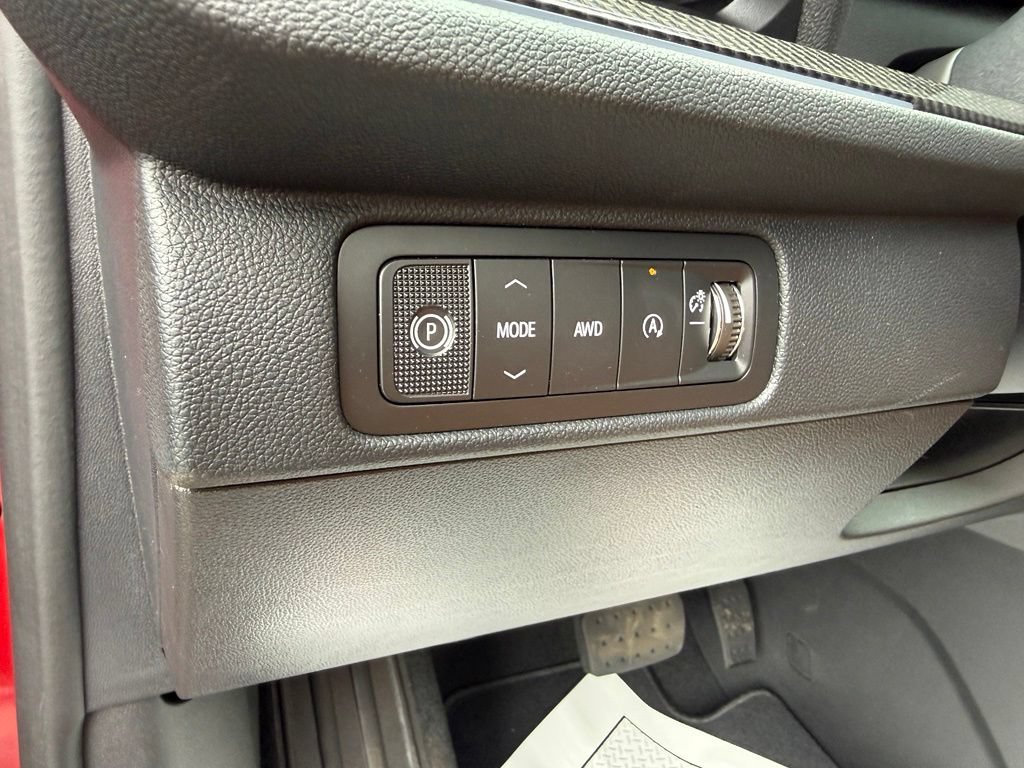 New 2027 Chevrolet Traverse Z71 w/ LPO, Floor Liner Package AWD/4WD image 16