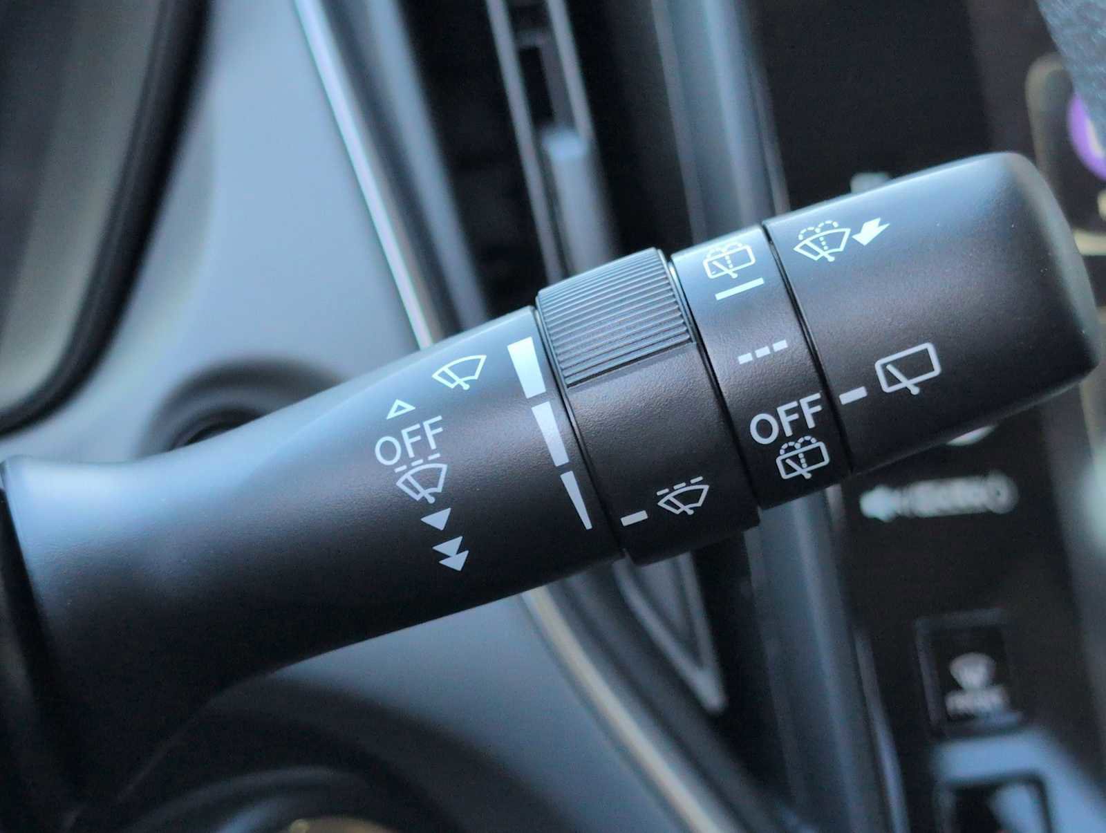 Used 2025 Subaru Crosstrek 2.0i Premium image 24