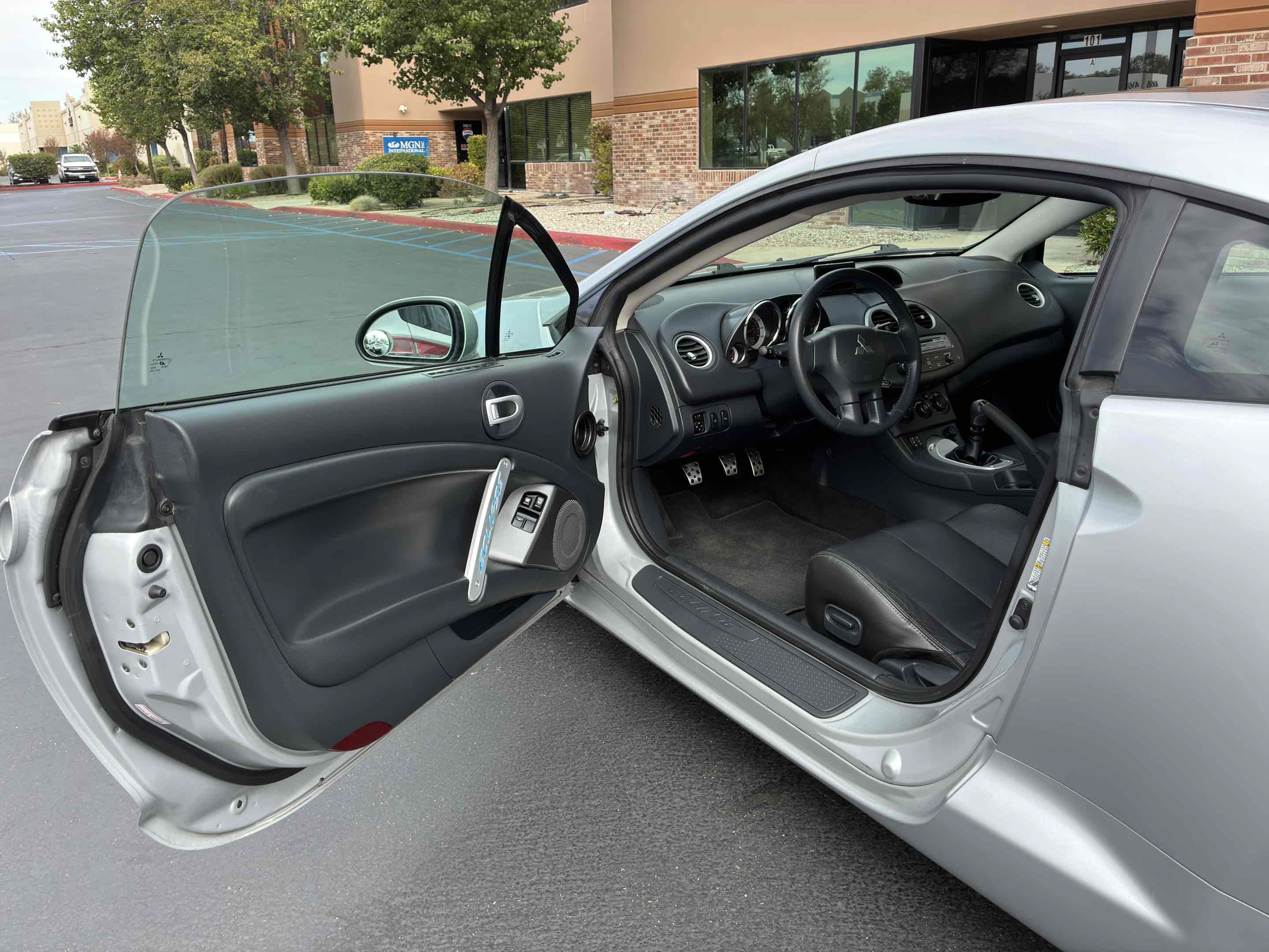 Used 2007 Mitsubishi Eclipse GT FWD image 34