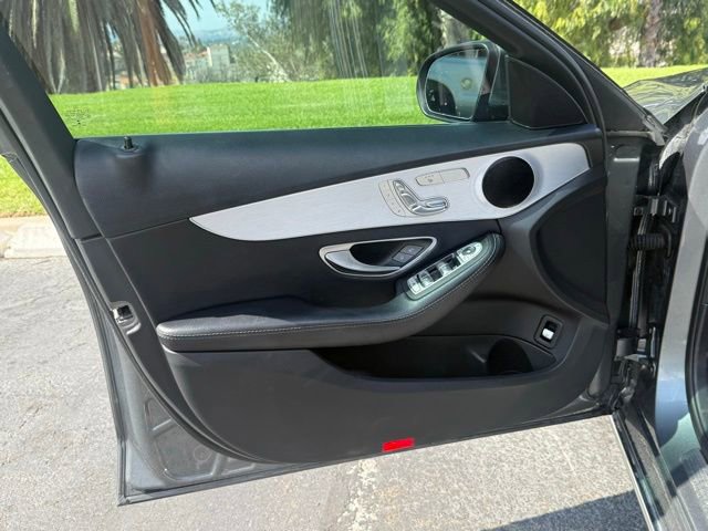 Used 2018 Mercedes-Benz C 300 4MATIC Sedan image 7