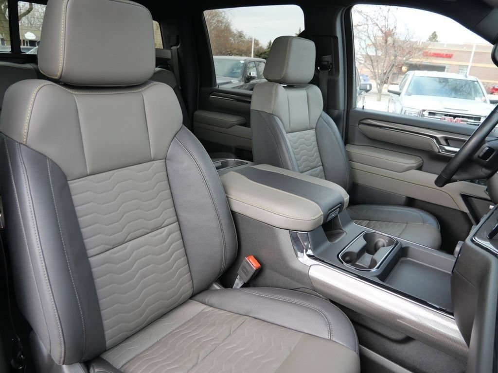 Used 2025 Chevrolet Silverado 2500 ZR2 w/ Technology Package AWD/4WD image 18