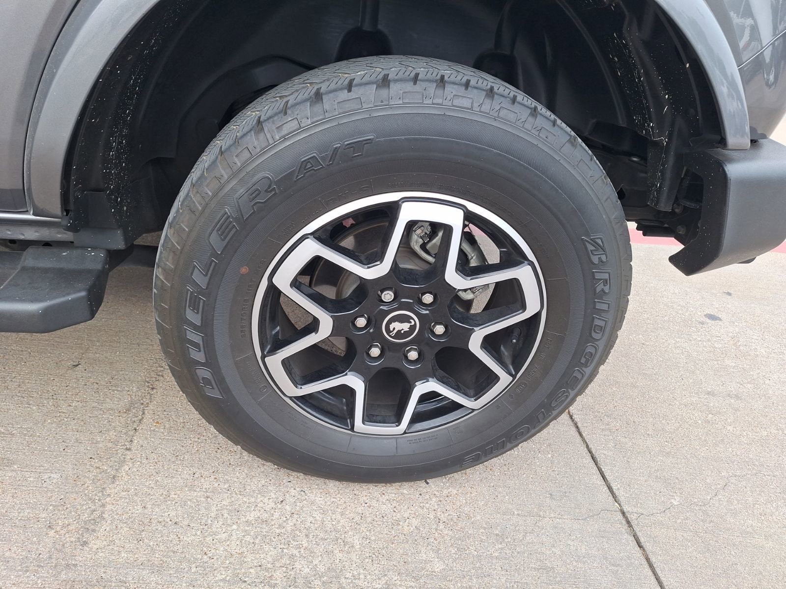 Used 2022 Ford Bronco Outer Banks image 11