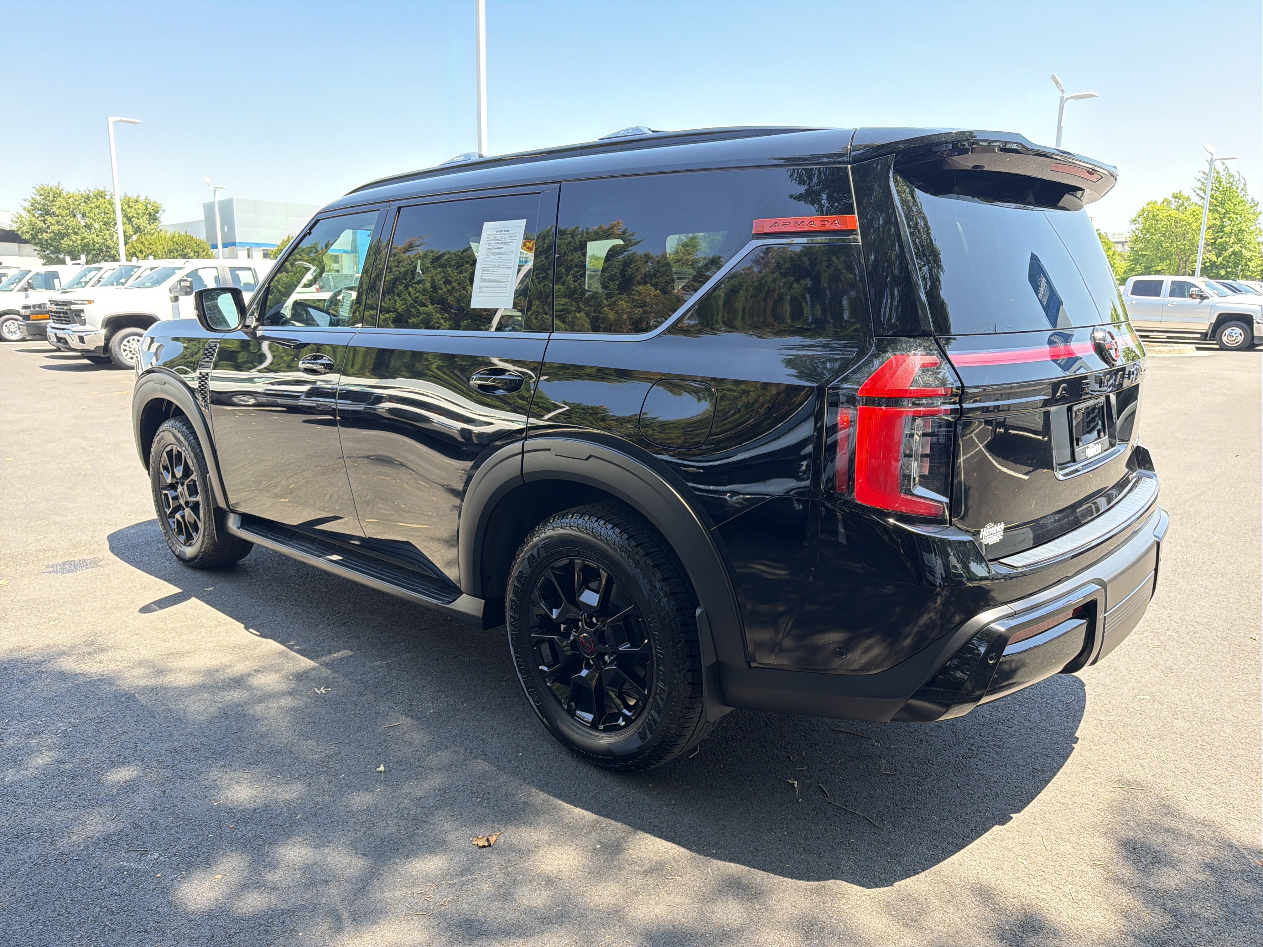 Used 2025 Nissan Armada PRO-4X w/ Pro-4X Premium Package AWD/4WD image 8