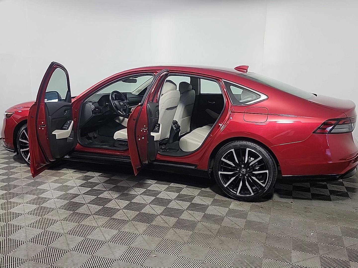 Used 2023 Honda Accord Touring image 15