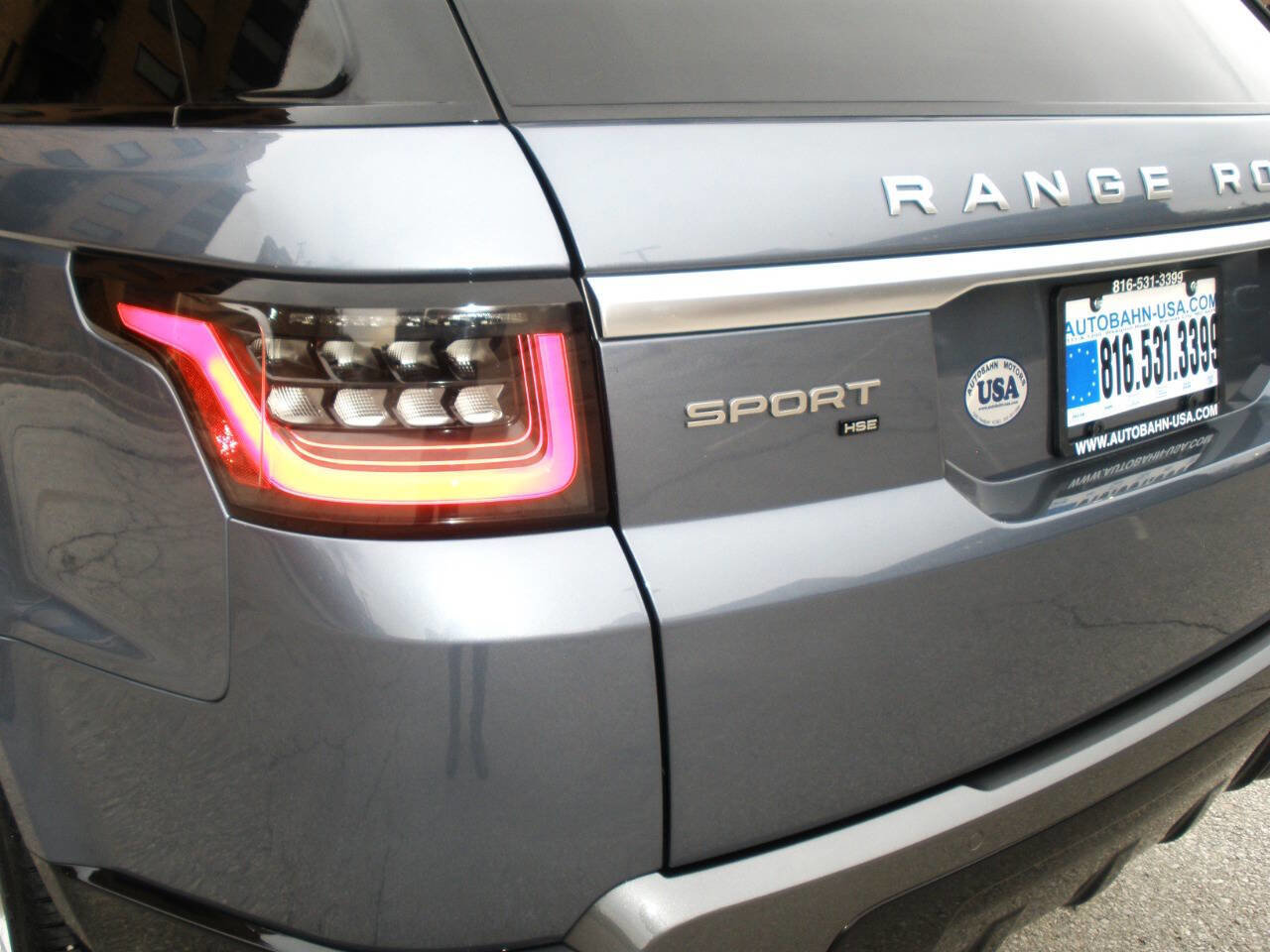 Used 2020 Land Rover Range Rover Sport HSE AWD/4WD image 17