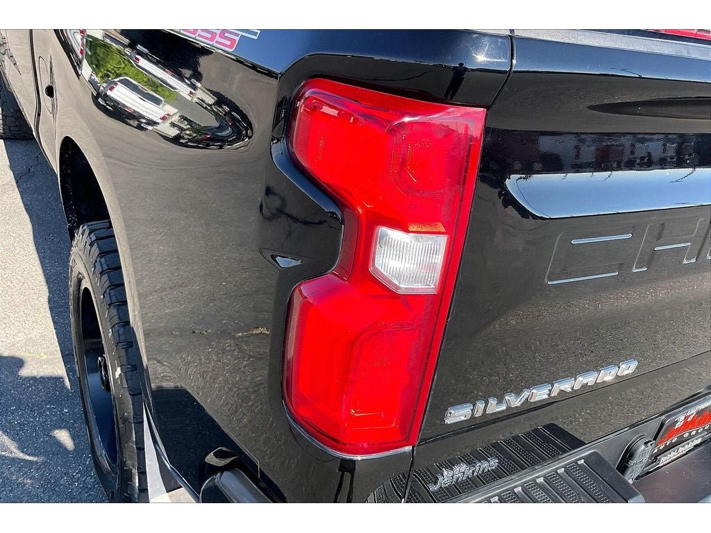 Used 2021 Chevrolet Silverado 1500 Custom Trail Boss AWD/4WD image 30