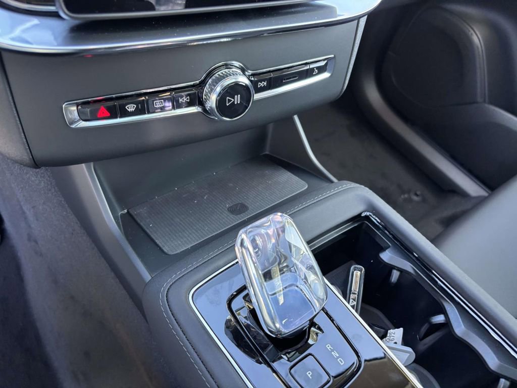 New 2026 Volvo XC90 B6 Plus image 23