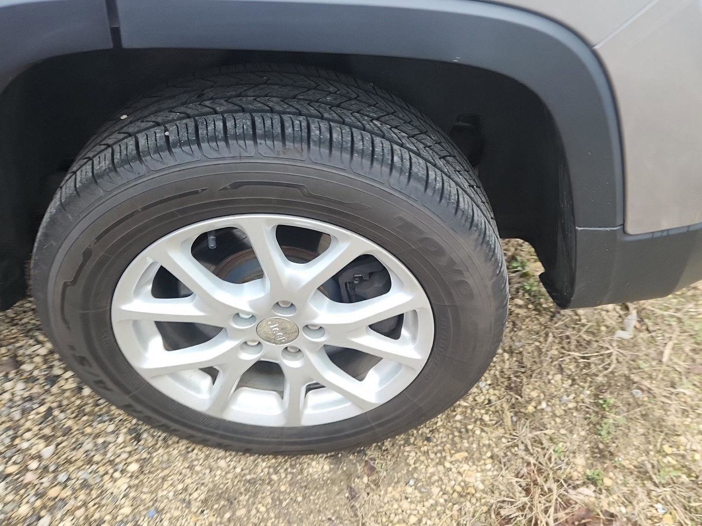 Used 2014 Jeep Cherokee Latitude w/ Cold Weather Group image 7