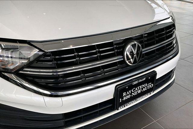 Used 2023 Volkswagen Jetta SE FWD image 33